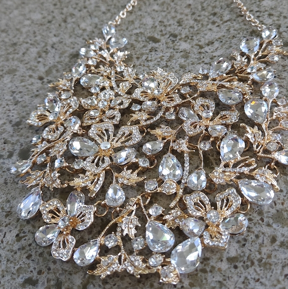 NWT RHINESTONE FLORAL BIB NECKLACE - Picture 12 of 17